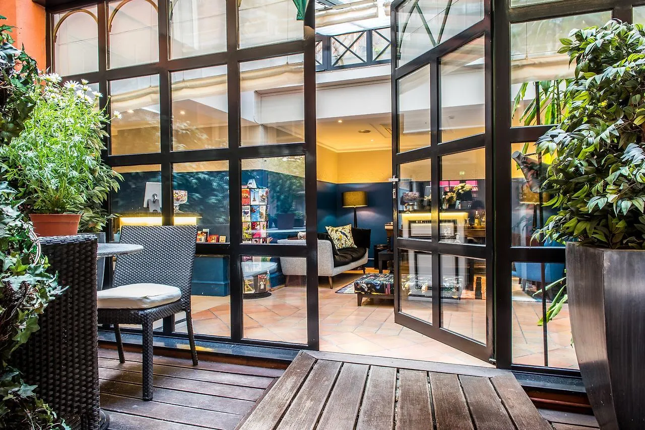Hotel Hôtel Jardin Le Bréa París